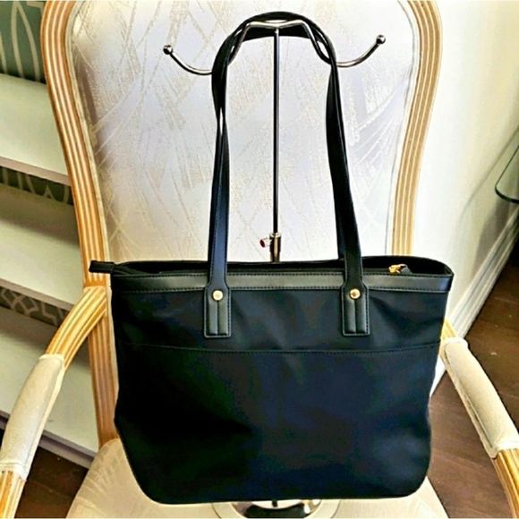 NWT 💖🖤 Calvin Klein Black Nylon Shoulder Bag - Picture 2 of 12